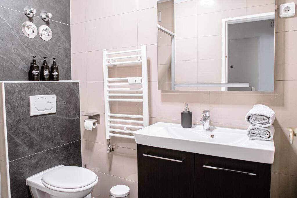 Wiesbaden - Apartment Im Nerotal Екстериор снимка